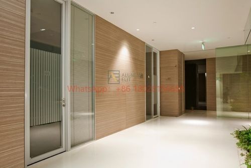 โซลูชันบริษัทล่าสุดเกี่ยวกับ วิธี ที่ แปลง เหล็ก และ อลูมิเนียม กระจก สะดวก สะดวก สถาน ที่ ที่ มี ความ สะดวก ใน สมัย ใหม่