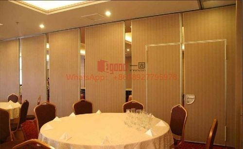 โซลูชันบริษัทล่าสุดเกี่ยวกับ ใช้พาร์ติชั่นแบบเลื่อนเพื่อเปลี่ยนโถงโรงแรมของคุณให้เป็น 