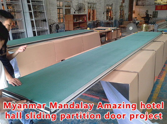 ราคาดี Fireproof Movable Acoustic Partition Wall with 56dB Sound Insulation and 6061-T6 Profile ออนไลน์