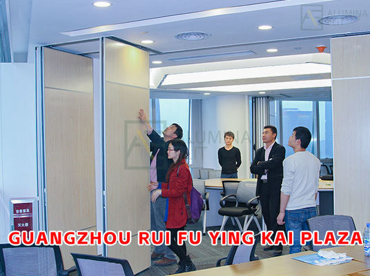 ราคาดี ผนังกั้นห้องอะคูสติกไม้กันไฟ พร้อมโครงสร้างโปรไฟล์ 6061-T6 และโครงเหล็ก Q235 สำหรับพื้นที่ทำงานร่วมกัน ออนไลน์