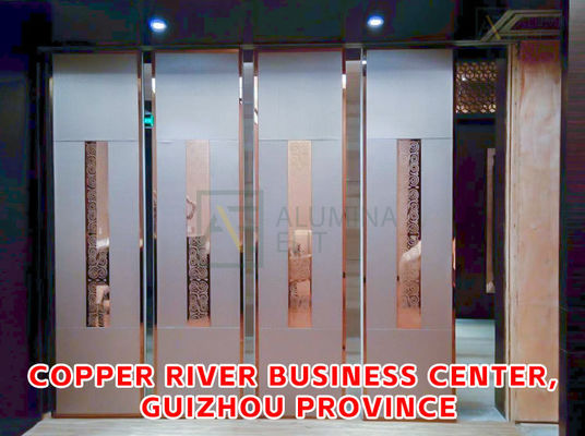 ราคาดี ขนาดที่สามารถปรับแต่งได้ พื้นผ่าที่พับได้ ด้วยกรอบอลูมิเนียมและวัสดุ MDF สําหรับพื้นที่ที่หลากหลาย ออนไลน์