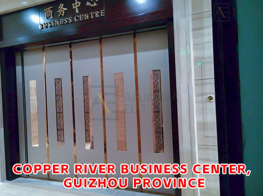 ราคาดี ระบบผนังกั้นห้องอะคูสติกแบบเลื่อน พร้อมผิวสัมผัสกระจก ขนาดที่ปรับแต่งได้ และการออกแบบ OEM & ODM ออนไลน์